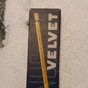 VENUS Velvet Yellow Pencil